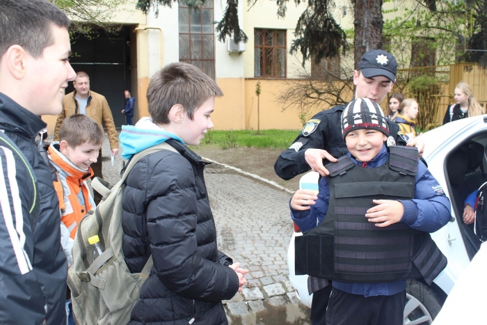 Ужгородські діти відправилися у "поліцейську мандрівку"!