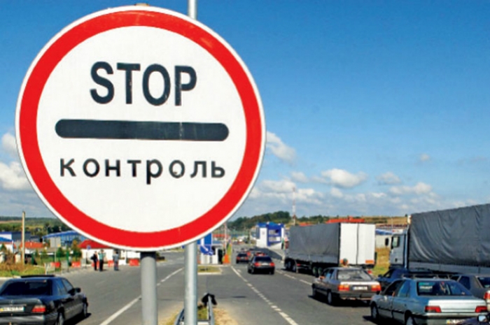 Дві українки випробовували долю на Закарпатській митниці, ввозивши "липові" позашляховики