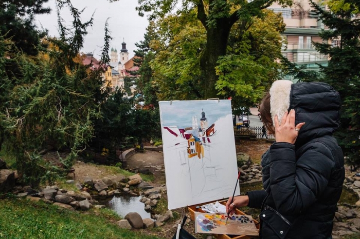 В Ужгороді побачити талановитих митців з мольбертами можна три дні