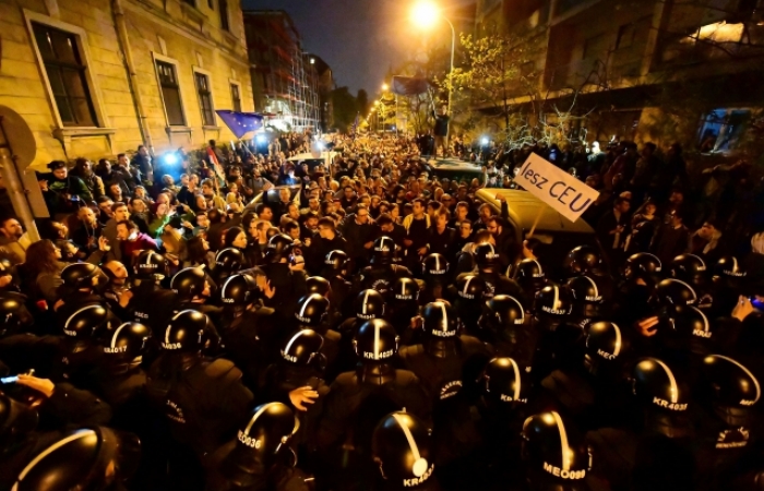 Сусіди закарпатців "майданять": у Будапешті пройшли 2 акції за кілька днів