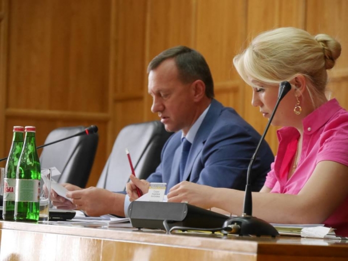 Сесія міської ради Ужгорода: додатково виділено фінансування на капремонт будинків та потреб шкіл