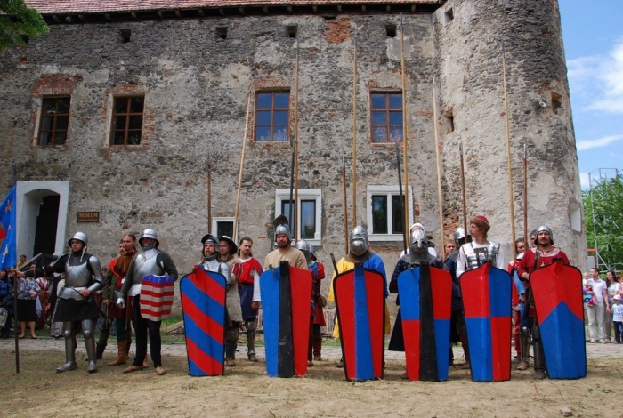 Фест середньовічної культури "Срібний Татош" запрошує у закарпатський замок Сент-Міклош!