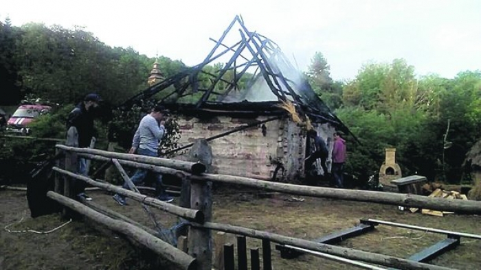 Музейна "хижа" із Закарпаття спалахнула під Києвом