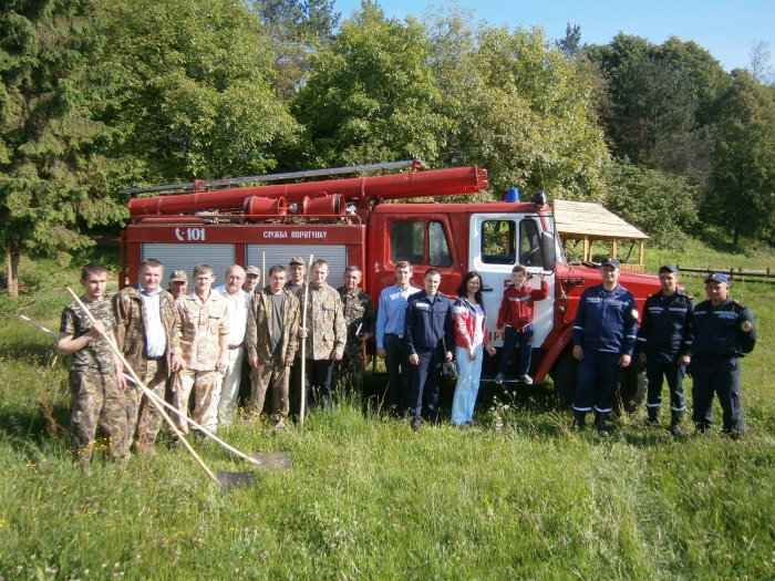 На Іршавщині рятувальники та лісники «гасили пожежу» в «Зачарованому краї»