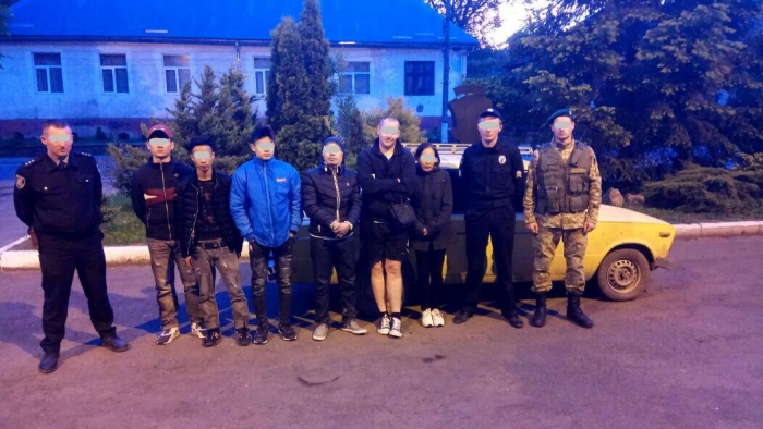 Покатати нічним Перечином нелегалів-в’єтнамців українцю завадили прикордонники та "сбушники"