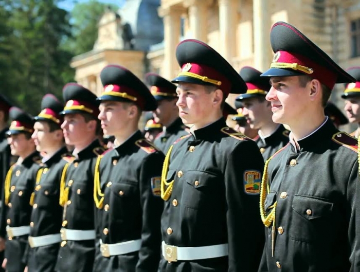 Закарпатських школярів запрошують стати військовими