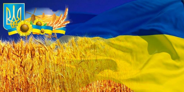Міський голова Ужгорода Богдан Андріїв привітав всіх із Днем Конституції України!