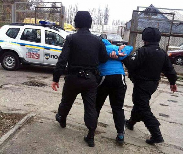 Поліція в Чопі зняла з поїзда п’яного дебошира, що їхав до Ужгорода