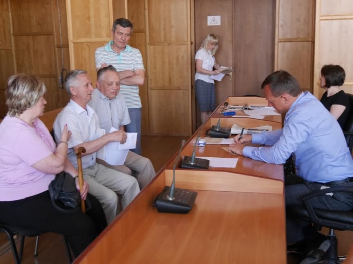 Майже півсотні ужгородців прийшли на щомісячний особистий прийом до міського голови Ужгорода Богдана Андріїва