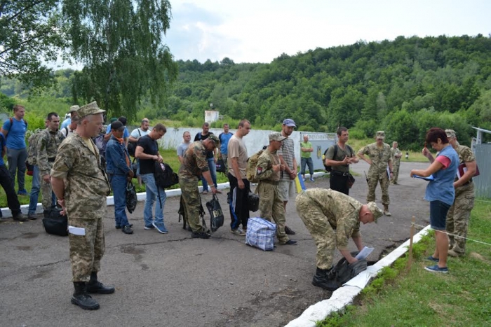 Ужгородський полігон прийняв майже півтисячі резервістів територіальної оборони Закарпаття
