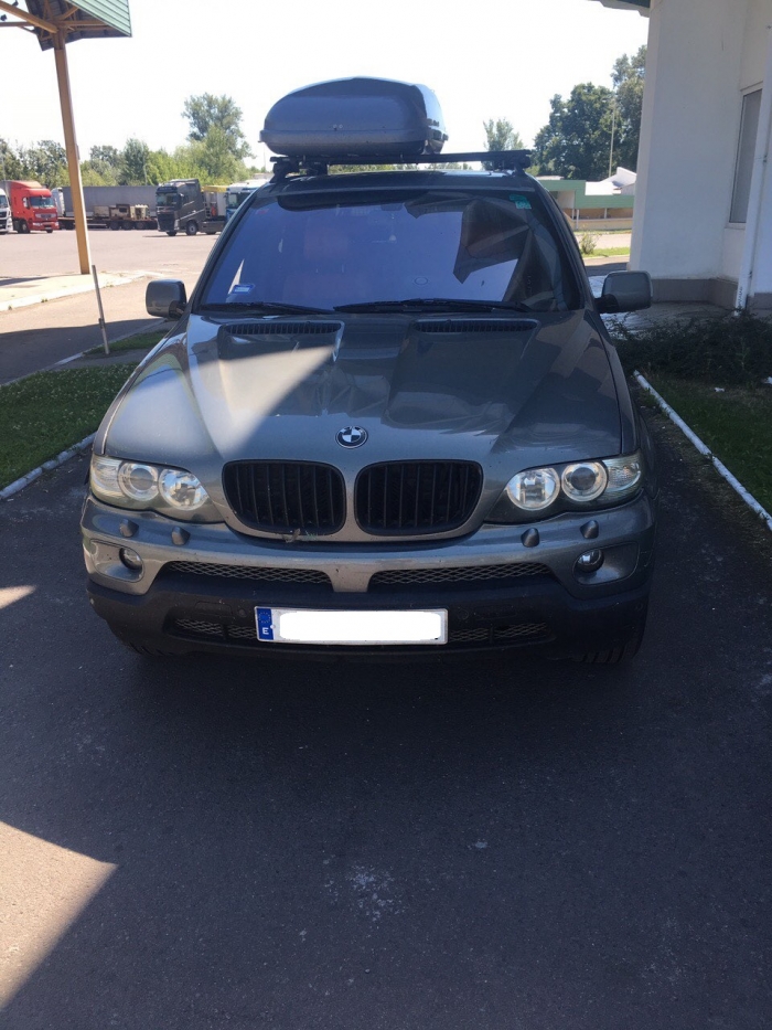 Відвідати Закарпаття на викраденому в Німеччині «BMW Х5» українцю не вдалося