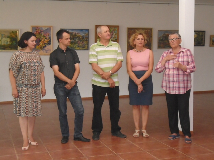 "Конституційна" виставка закарпатських художників триває в Ужгороді