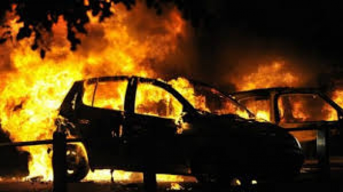 Закарпатському "спецконтролівцю" спалили автівку