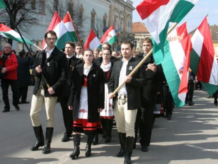 Закарпатські угорці виїжджати на ПМЖ за кордон не збираються...