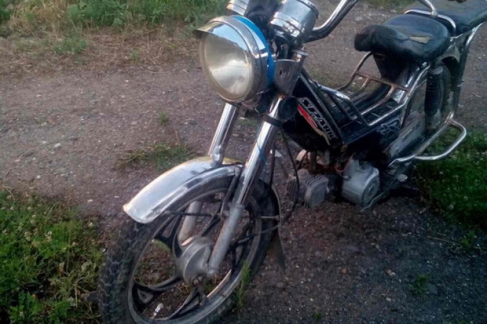 Мукачівщина: хлопець на мотоциклі скоїв наїзд на жінку-пішохода і втік