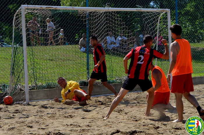 Команда Мукачева – володар «пляжного» футбольного кубку краю