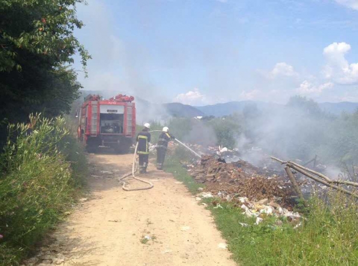 Хустський район: рятувальники ліквідували загорання сміття на відкритій території