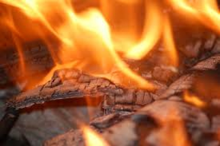 Вогонь понищив домашнє майно господарів на Мукачівщині та Великоберезнянщині