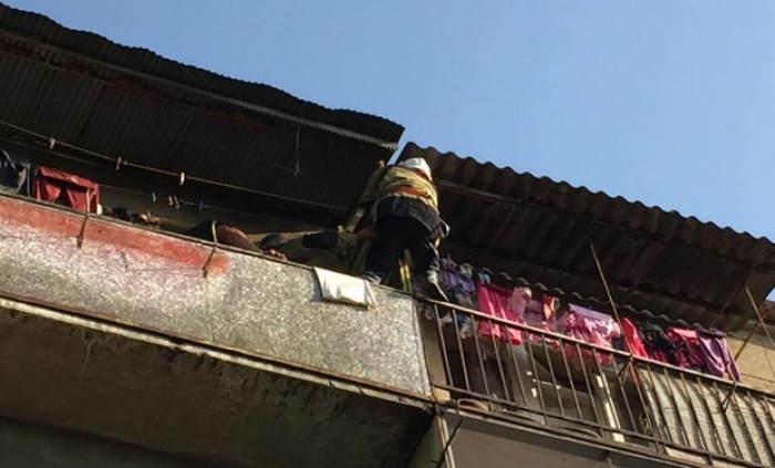 Поки ужгородка спала, її дитину знімали з балкона п’ятиповерхівки рятувальники