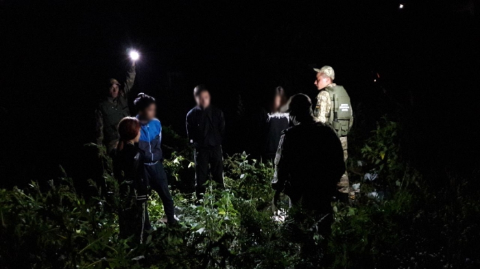 Групу нелегалів з 24-х азіатів затримали стражі кордону Закарпаття та Словаччини