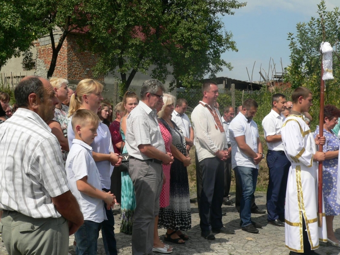 На Мукачівщині освятили Хрест, встановлений ще у 19-му сторіччі