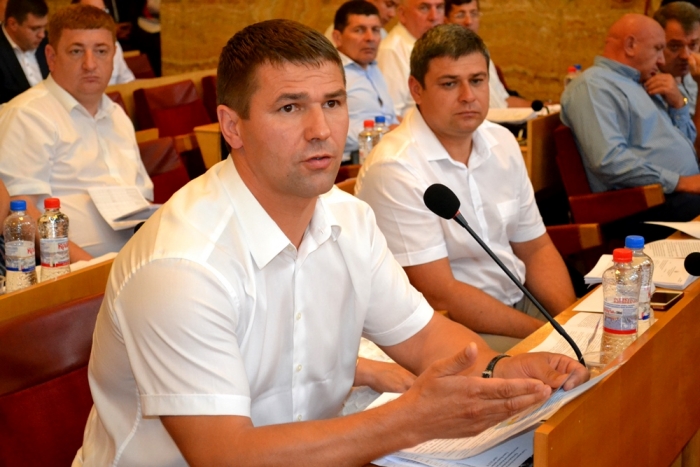 Депутати Закарпаття просять Укрзалізницю невідкладно вирішити проблему дефіциту проїзних квитків