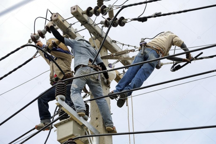 Через ремонт ліній електропередач, можливі відключення електроенергії в Ужгороді