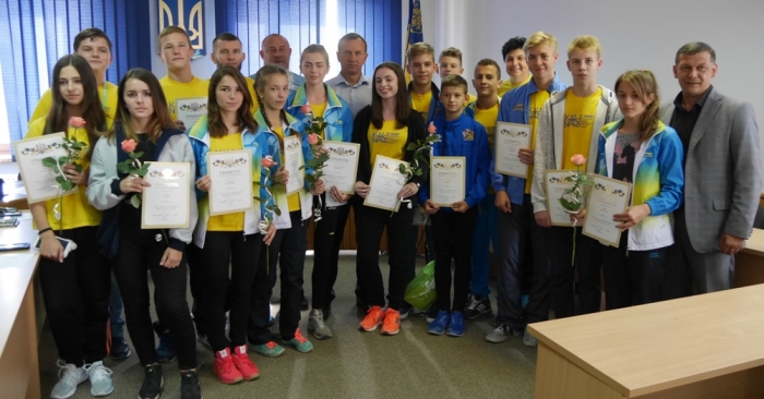 У міськраді нагородили юних спортсменів, що брали участь у 51-х Міжнародних дитячих іграх у м.Каунас