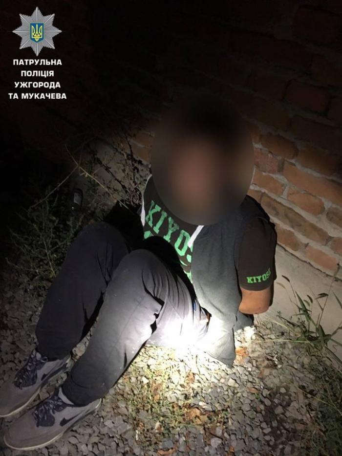 У Мукачеві – два випадки затримання декількох осіб із наркотичними речовинами