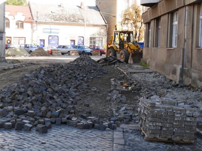 В Ужгороді капітально ремонтують вулицю Панаса Мирного