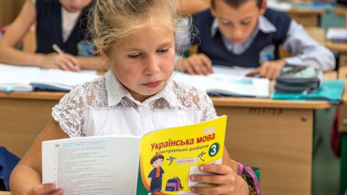 Мовне питання: українську мову в школах дітям меншин вводитимуть поступово