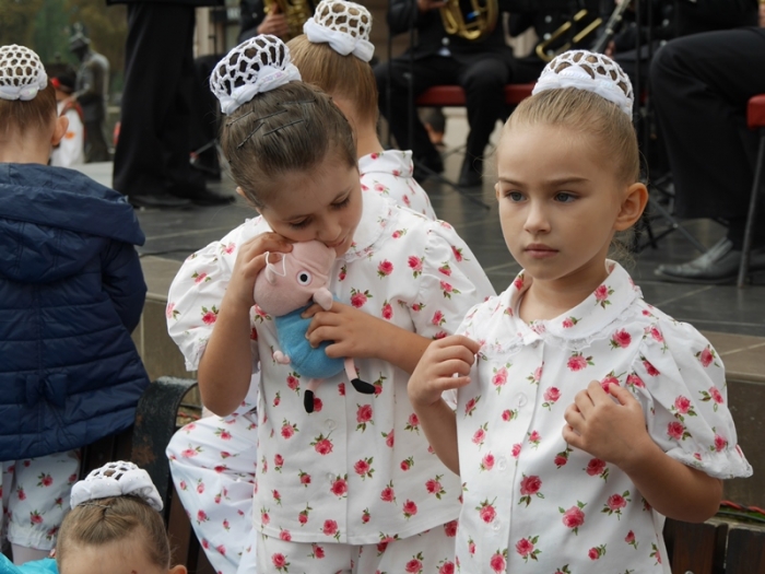 Концерт на Театральній в Ужгороді – від оркестру поліції до феєрії дитячих танців 