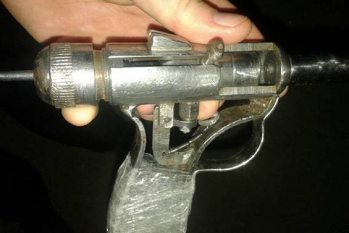 Поліція вилучила саморобні зброю та набої у берегівського "винахідника"