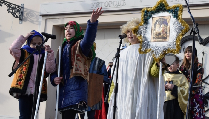 На площі Театральній в Ужгороді — вертепне дійство «Христос родився! Всім возвіщаєм!»