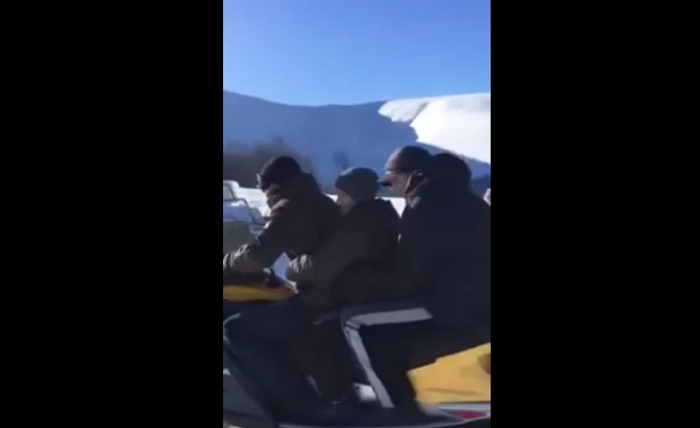 У горах Закарпаття нетверезий водій снігоходу наїхав на 2-х туристів