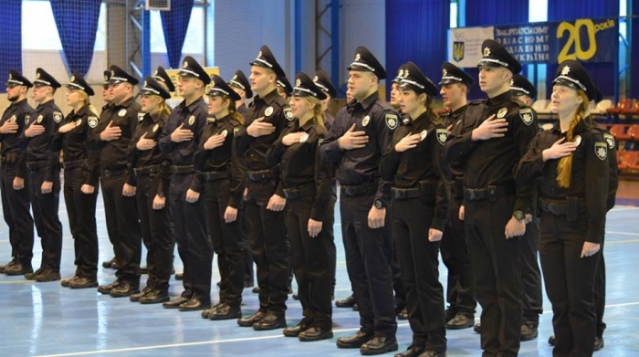 В Ужгороді склали Присягу та приступили до роботи 27 нових патрульних