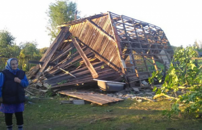 Торнадо, яке руйнувало будинки, пронеслось 5 кілометрів від Ужгорода