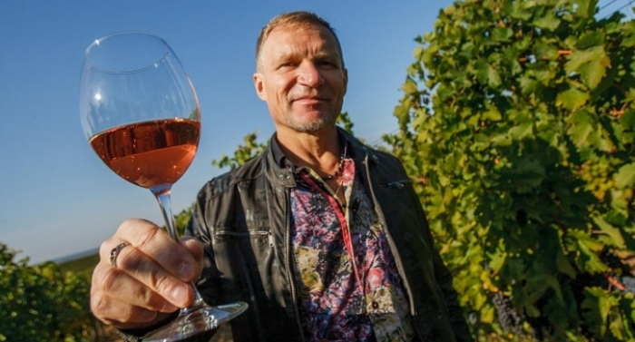 Купити можна в Інтернеті: авторське закарпатське вино від Олега Скрипки з’явиться за кілька тижнів