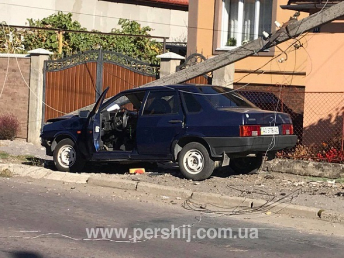 У Мукачеві п’яний за кермом залишив цілу вулицю без електроенергії