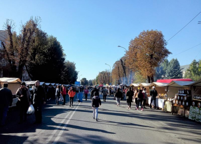 Встигніть на ярмарок «Золота осінь» в Ужгороді: що пропонують сільгоспвиробники?