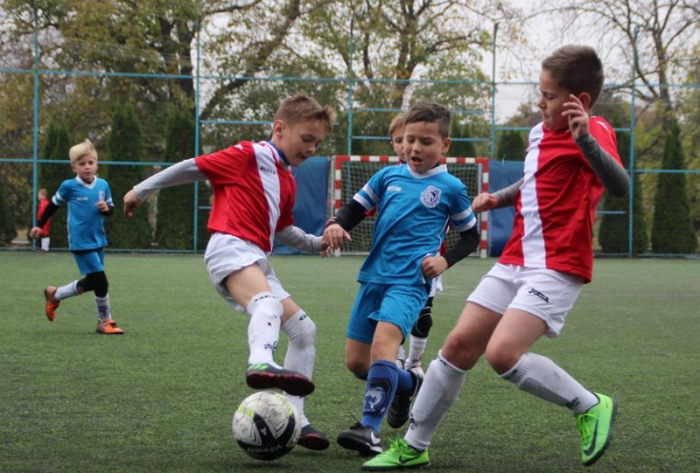 Юні футболісти зі Сваляви лідирують у футбольному Міжнародному дитячому турнірі