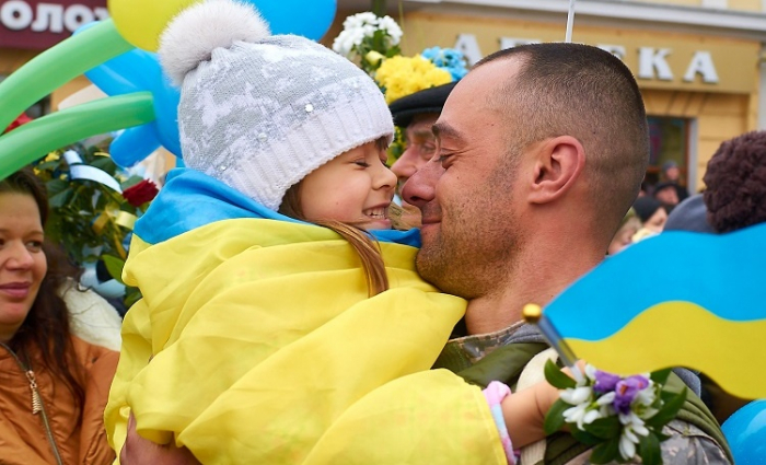 Редакція Uzhgorod.net.ua вітає військовослужбовців із Днем захисника України!