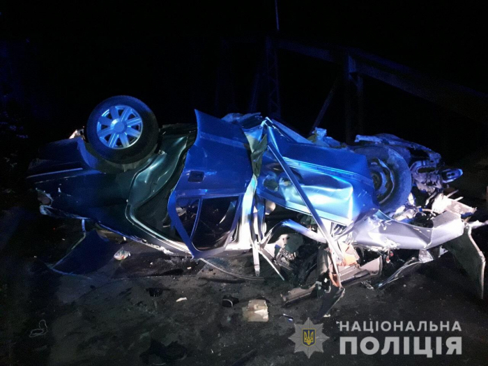Смертельна ДТП на Хустщині: автомобіль врізався в бетонну опору