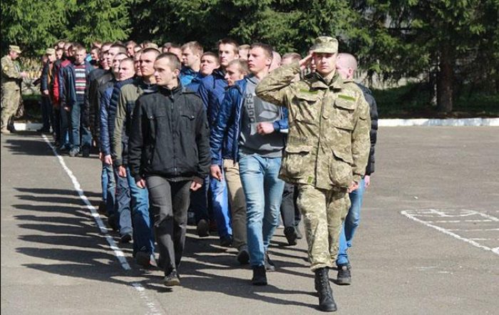 In the army, now? Військкомат в Ужгороді шукає 100 призовників