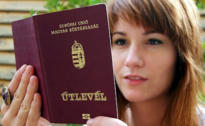 Навіщо насправді закарпатцям кілька паспортів? (ВІДЕО)