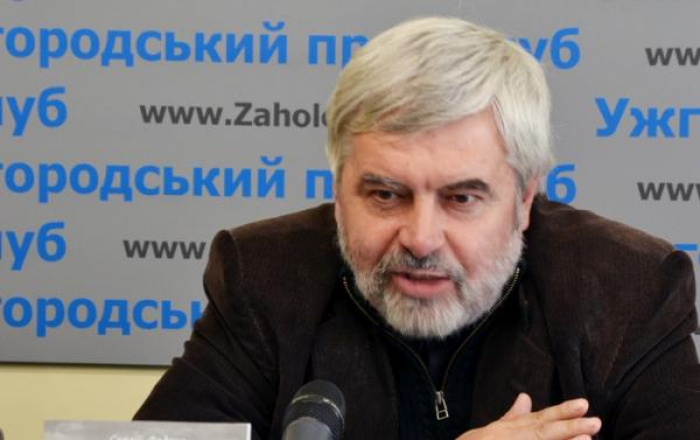 Професор УжНУ Сергій Федака: "Не виключено, що Верховна Рада може спробувати заблокувати введення військового стану"