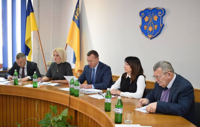 Засідання виконкому Ужгородської міськради розпочалось із розгляду Програми підтримки пожежно-рятувального загону