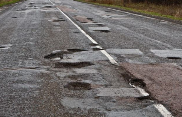ОДА власними силами забезпечить ремонт районних доріг на Великоберезнянщині – заява Москаля