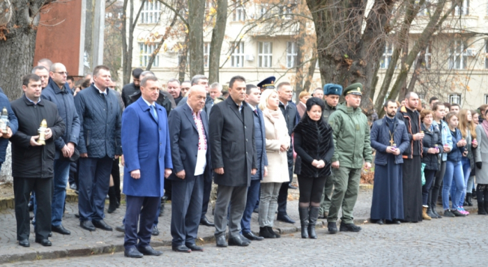 В Ужгороді вшанували громадянський подвиг учасників Помаранчевої революції та Революції Гідності