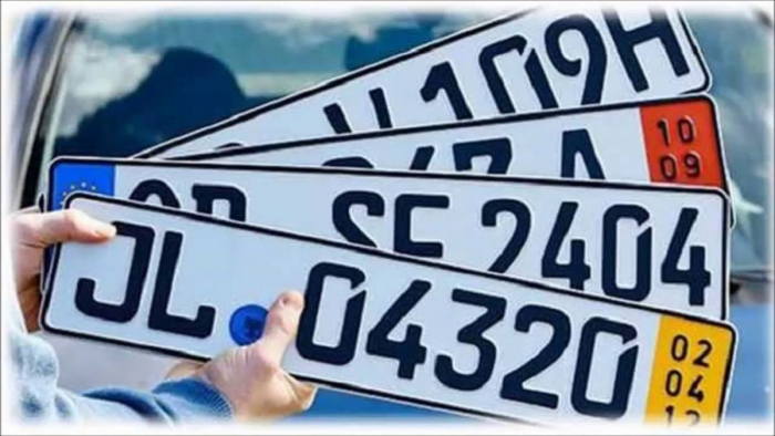 Закарпатці-власники авто на іноземних номерах в очікуванні: Закони про "євробляхи" пішли на підпис президенту

